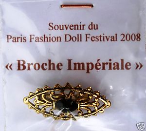 BROCHE for fashion doll